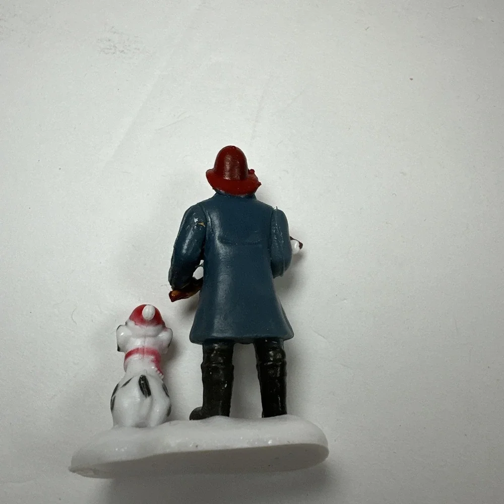 Miniature Winter Village Fireman‎ And Dog